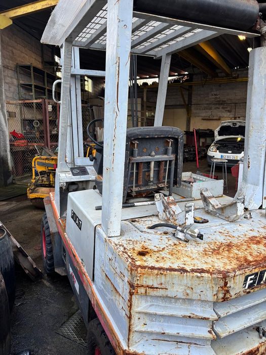 empilhados Fiat 3tn a gas