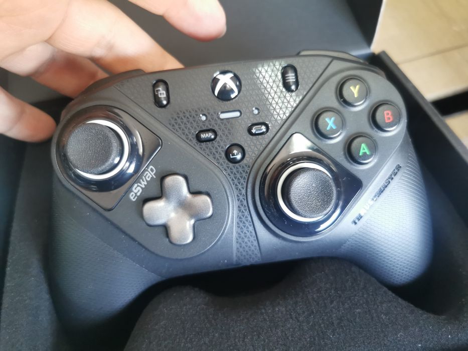 kontroler Thrustmaster eSwap S Pro Controller.