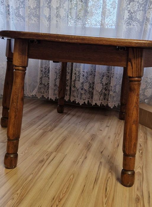Stół dębowy do salonu