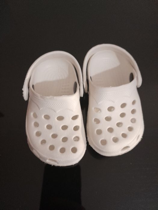 Pantufas e crocs n19