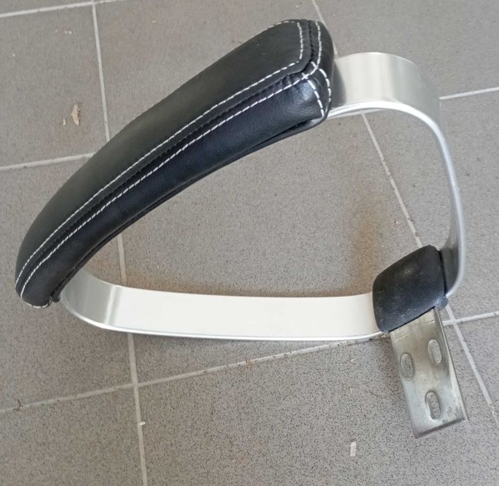 Oparcie ręki fotela biurowego Foster Halmar podłokietnik