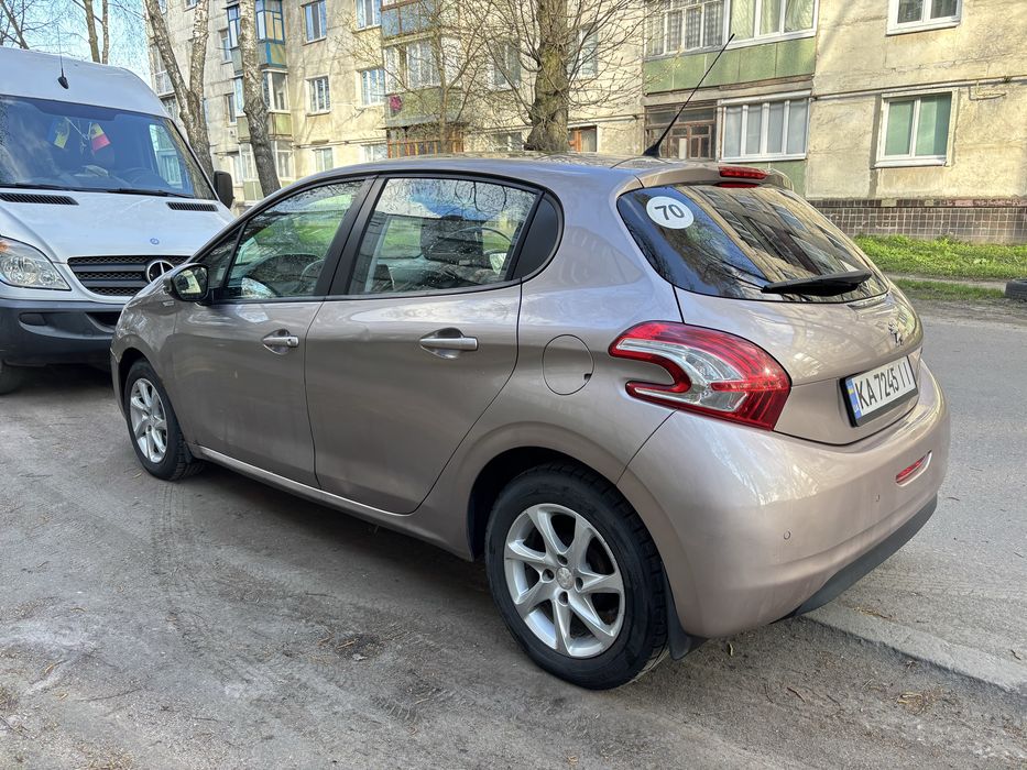 Peugeot 208 1.2 АКПП