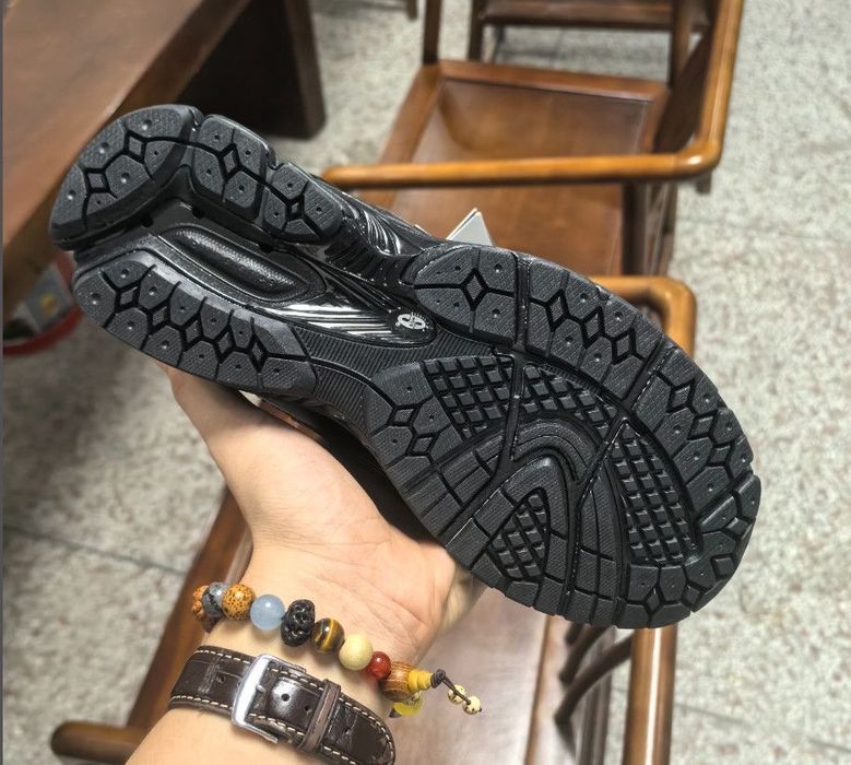 Кросівки New Balance 1906   45 розмір
