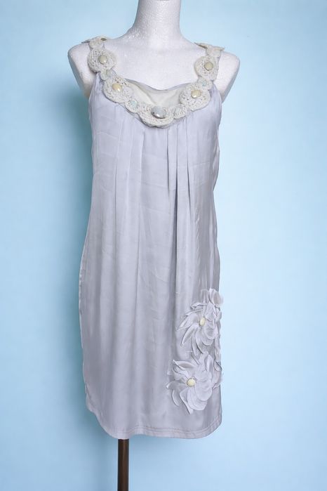 Śliczna satynowa sukienka  M tanio