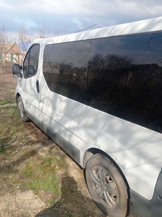 Продам автомобіль нісан прімастар