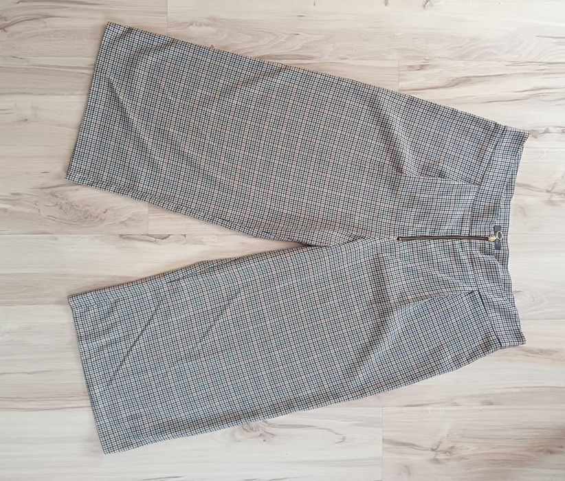 Spodnie 3/4 z szerokimi nogawkami r. 48 Primark