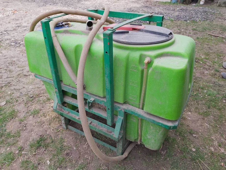 Zbiornik na przedni tuz