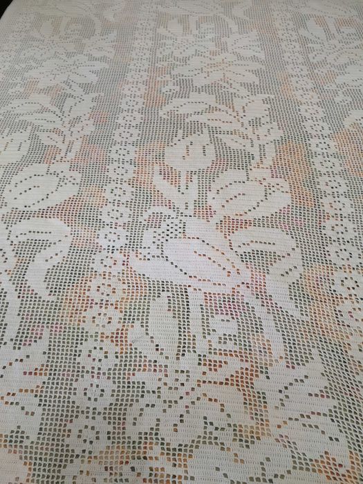 colcha de renda feita à mão