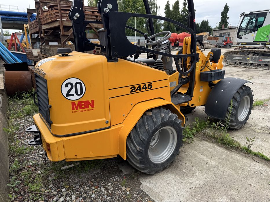 Ładowarka Schaffer 2445