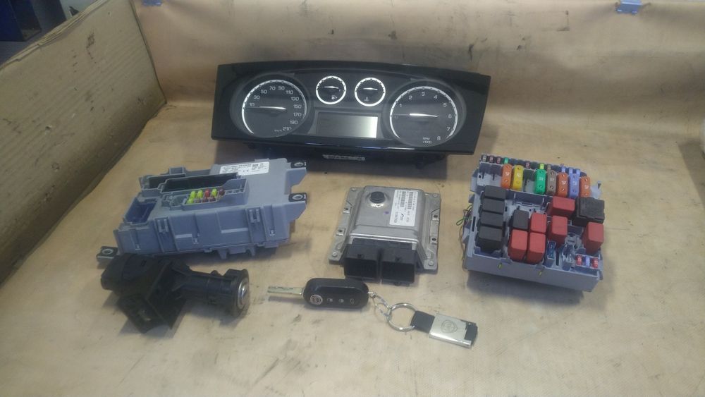 ) Lancia Ypsilon zestaw startowy stacyjka kluczyk komputer licznik 1.2