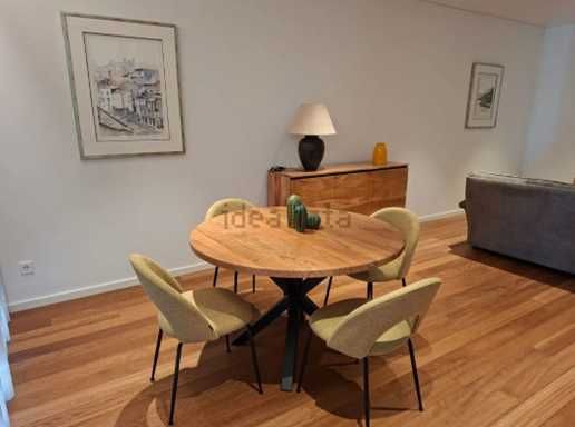 Arrendamento de apartamento t2 na Rua Fernando Lanhas, 101