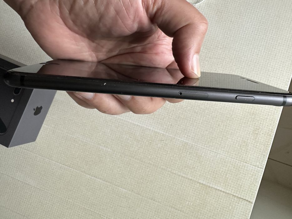 iPhone 8 Plus 64GB Space Gray полная оригинальная комплектация