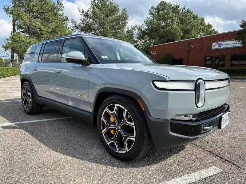 2023  Rivian  R1S