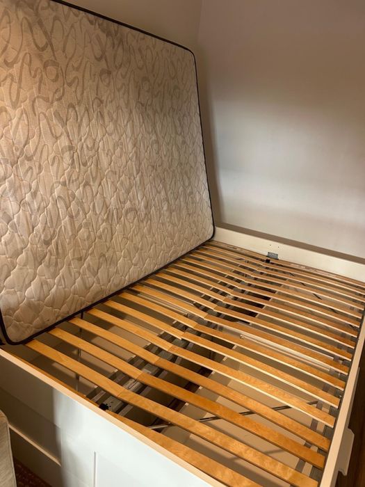 Cama completa com gavetas