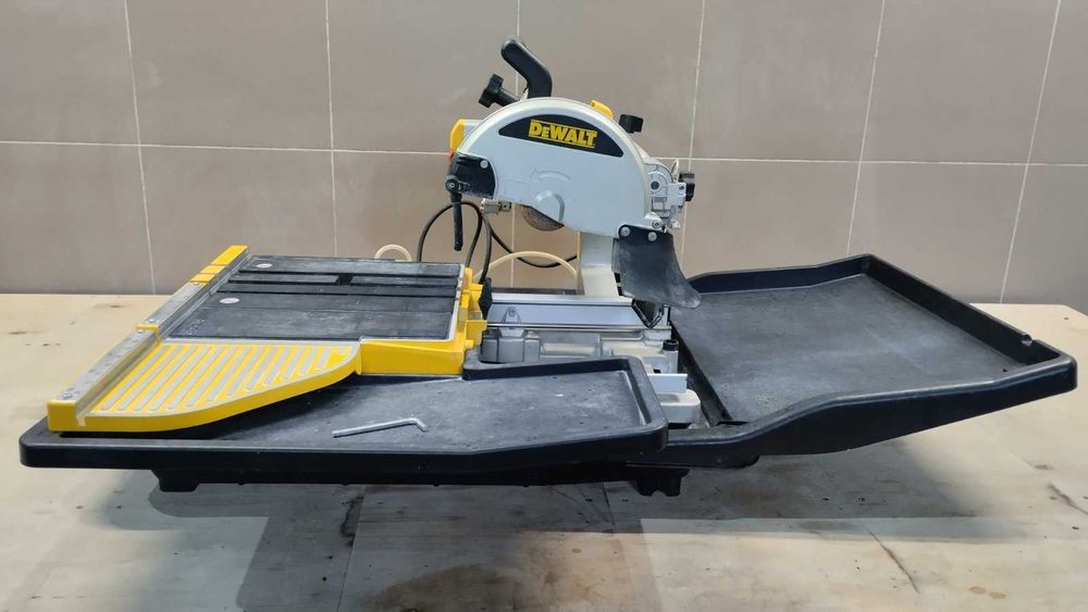 Плиткоріз DeWALT D24000