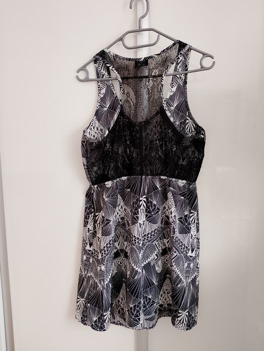 Sukienka mini aztecki wzór z koronką bokserka JC Jeans & Clothes M 38
Długość 85 cm
Szerokość pod pachami 45 cm