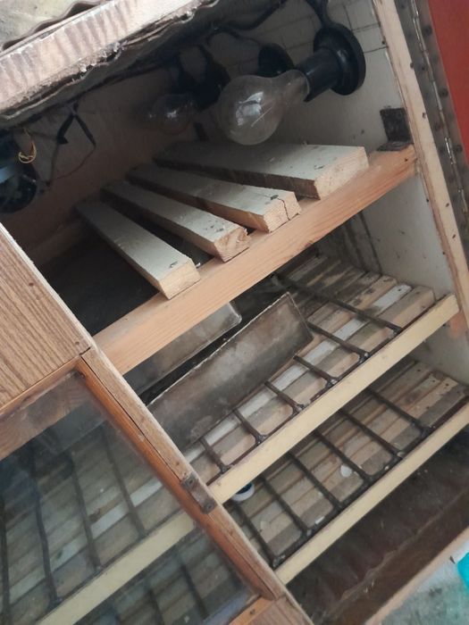 Продам  инкубатор