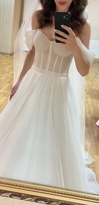 Продам весільну сукню