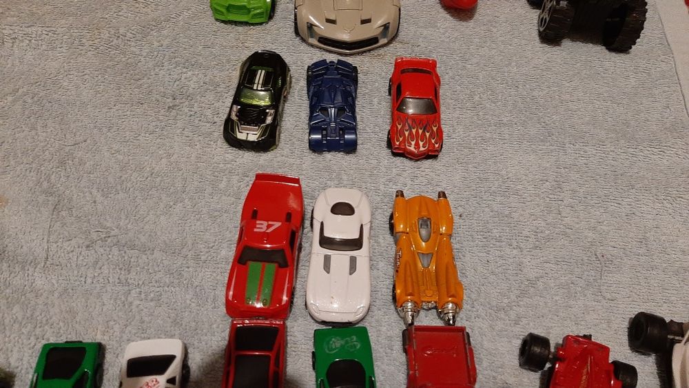 Набор разних машинок, хот виллс, Hot Wheels, гоночные, гоночні машини