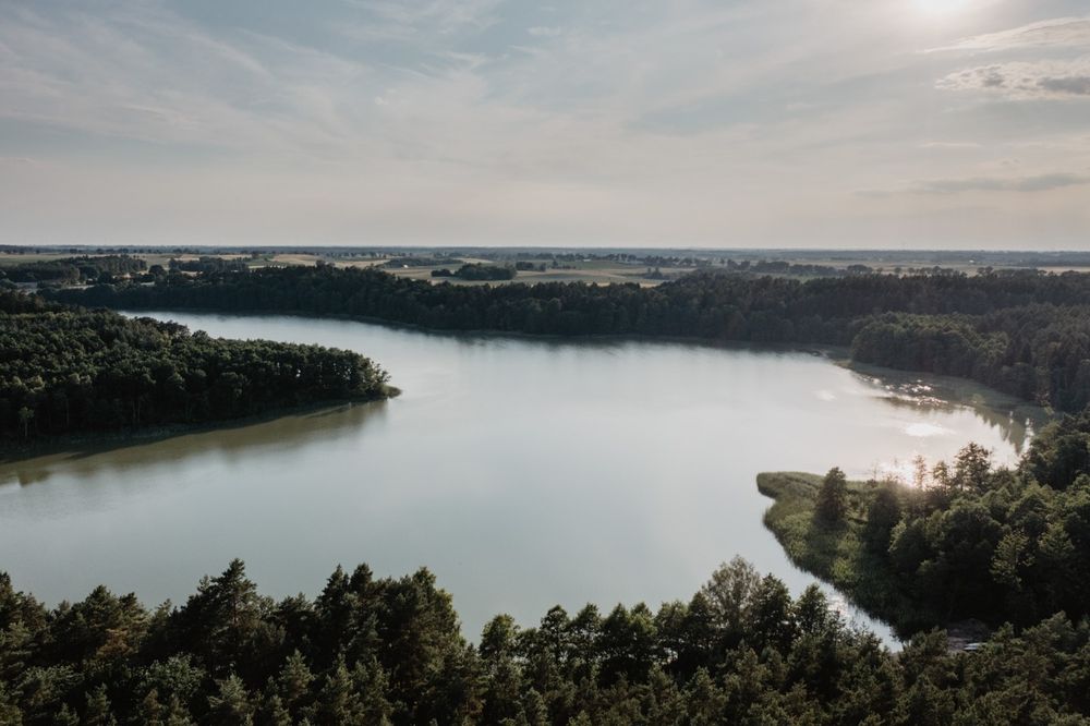 Domek z jacuzzi nad jeziorem, 200 km od Warszawy, Poj. Brodnickie