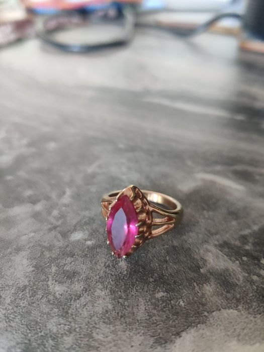 Винтажное кольцо с бриллиантом