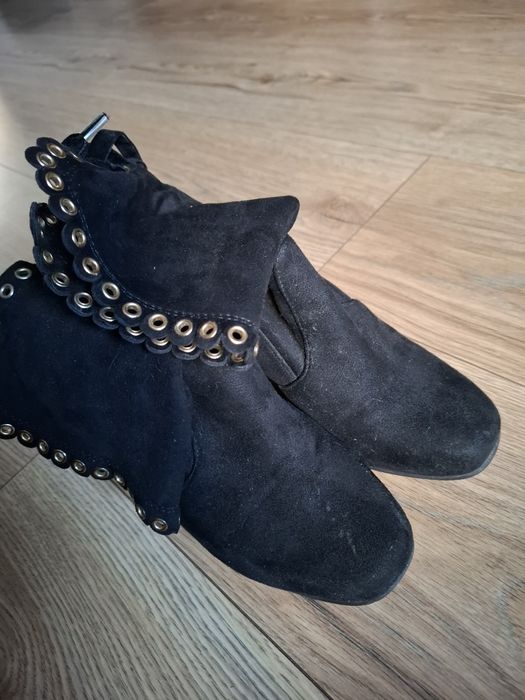 Botki czarne zamszowe 36