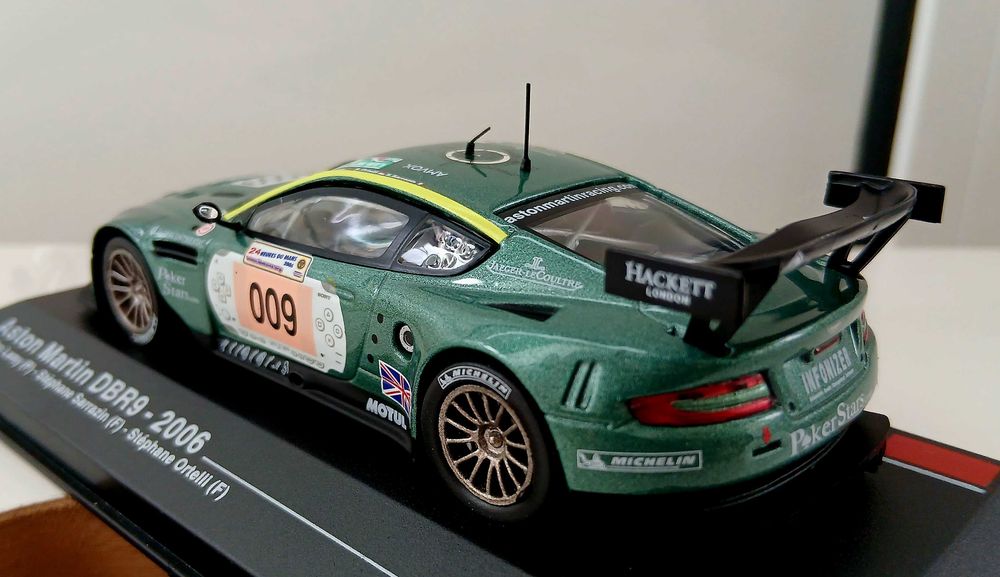 Miniatura Aston Martin - Pedro Lamy  1:43