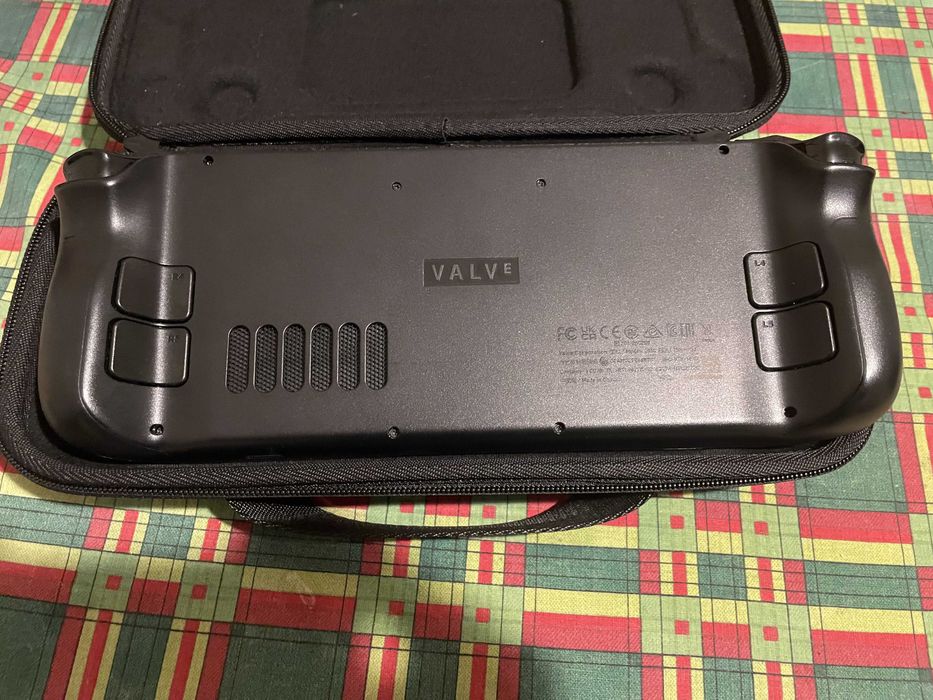 Steam Deck LCD 1Tb + cartão SD 256Gb