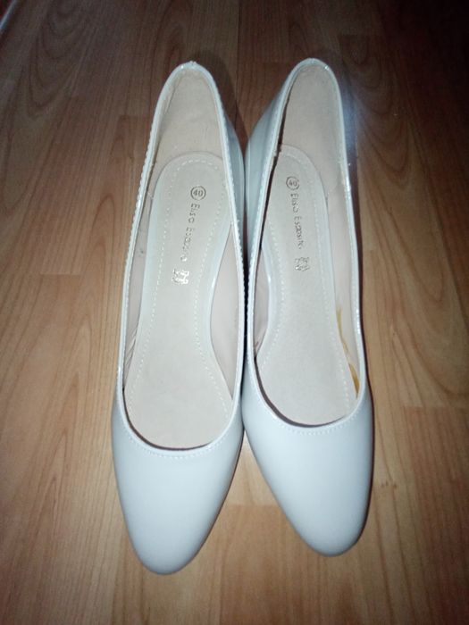 Buty damskie czółenka 40