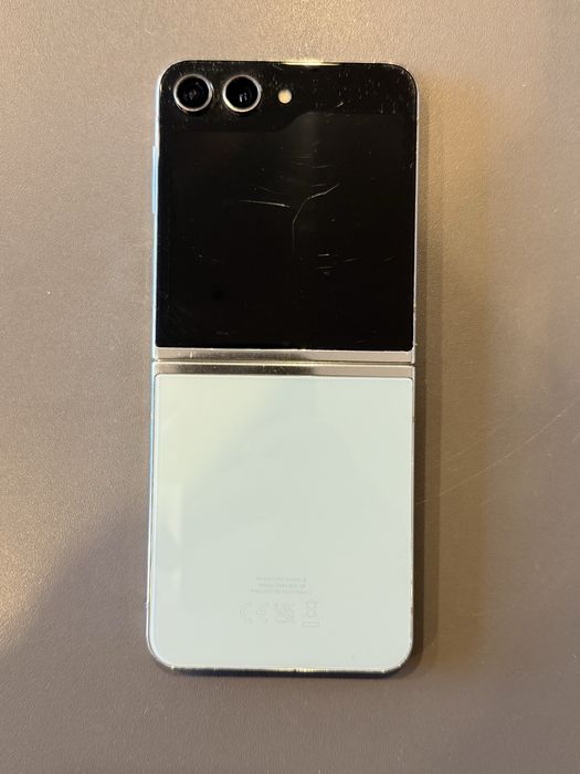 Samsung Z Flip 5