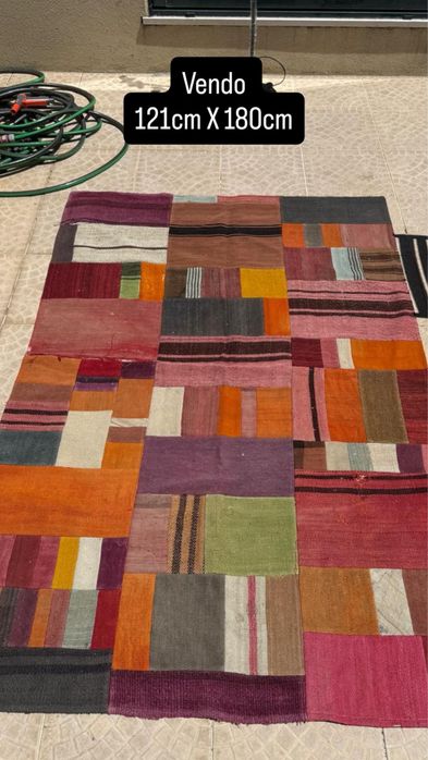 Tapetes Kilim patchwork com várias cores e medidas