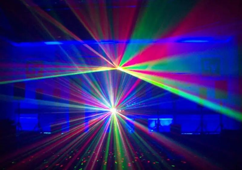 Wytwornica dymu mgły pary światła dyskotekowe oświetlenie muzyka