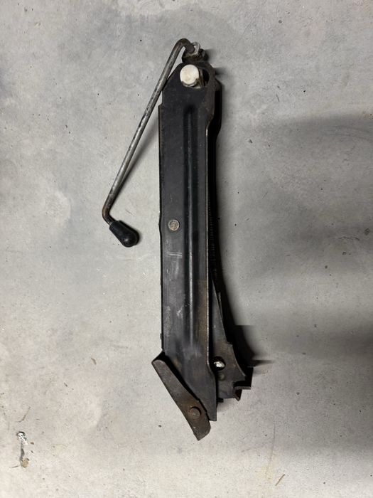 Podnośnik lewarek VW Transporter T5 T6 Multivan