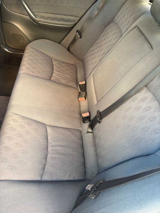 MERCEDES C200 - Bem estimado 2001/08