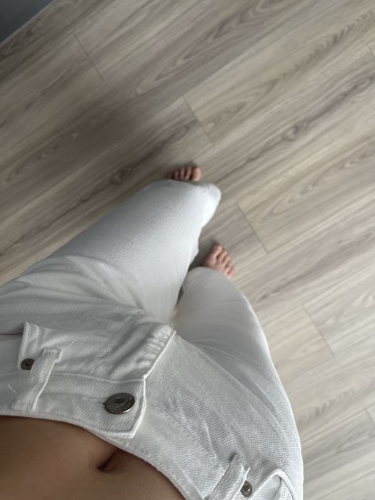 Продам білі джинси pull&bear