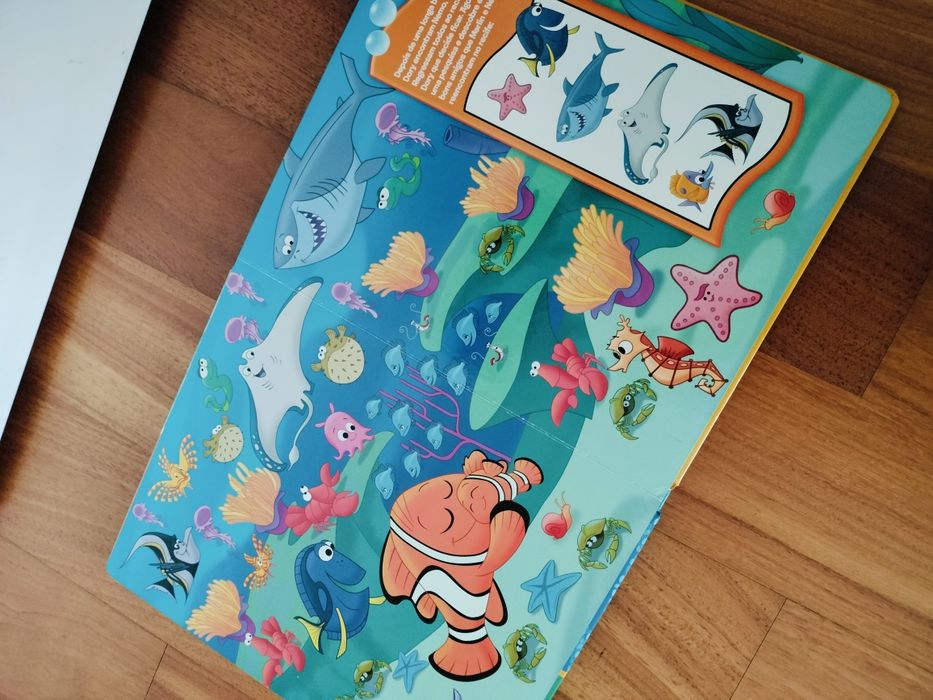 Livro À procura de Nemo/Dory