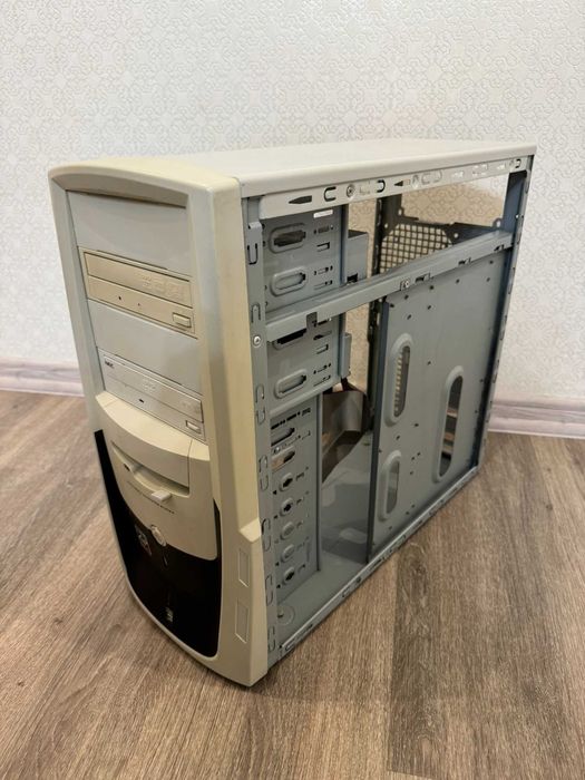 Корпус для стаціонарного компютера