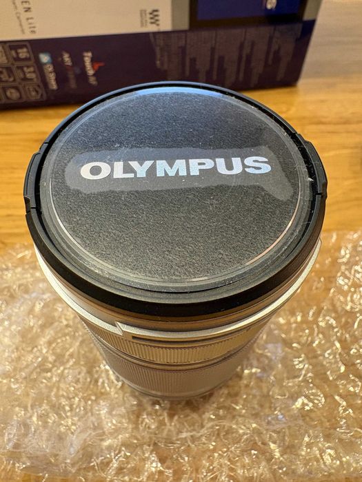 Olympus Pen Lite E-PL6 + dwa obiektywy / biały / jak nowy