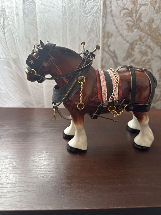 Статуэтка лошадь из Англии