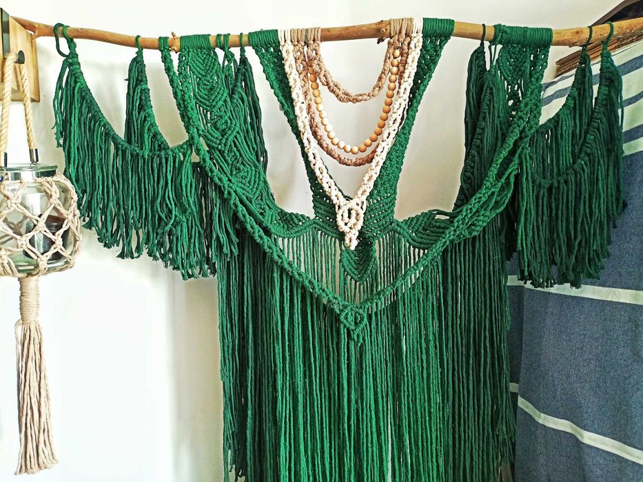 Duża ciemnozielona makrama – gobelin boho na ścianę handmade