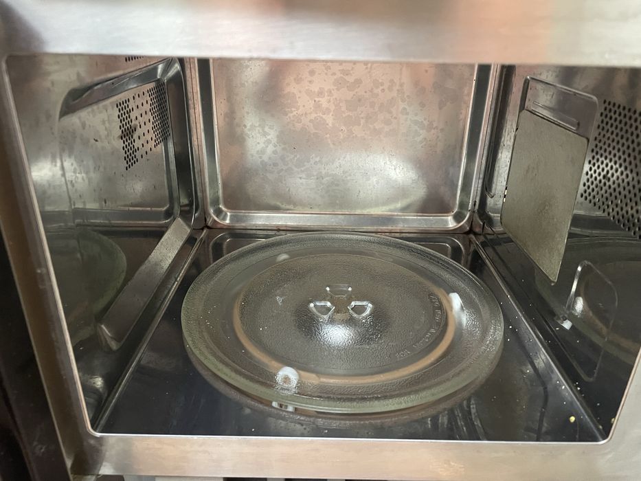 Microondas Siemens de encastar avariado, com acessorios (prato)