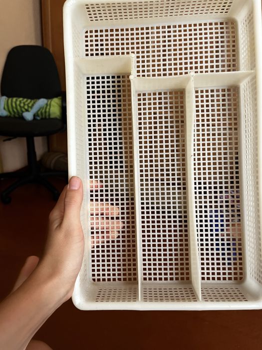 Контейнер для столових приборів