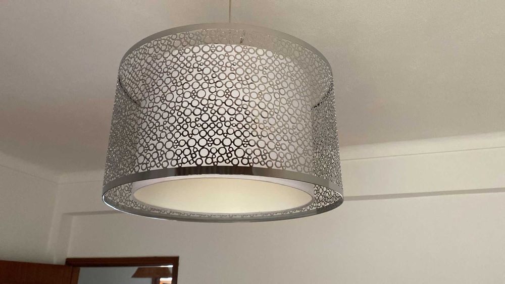 Candeeiros de teto e de mesa