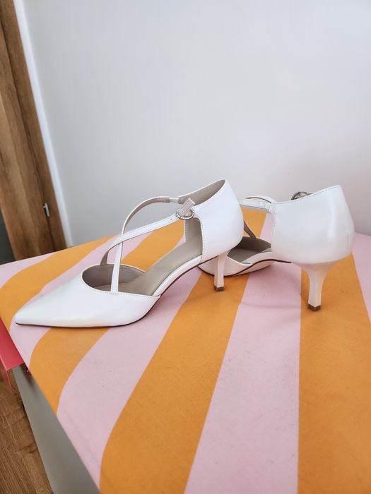Buty białe szpilki  41