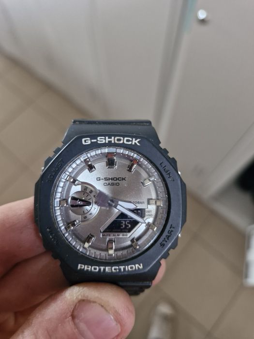 Продам часы.Casio G-Shock GA-2100-1A1