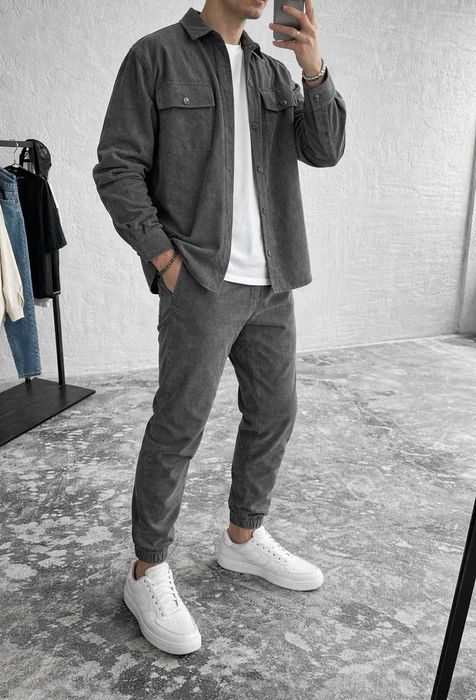 Чоловічий костюм вельветовий