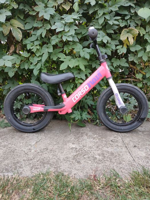 Велобіг, беговел для дівчинки