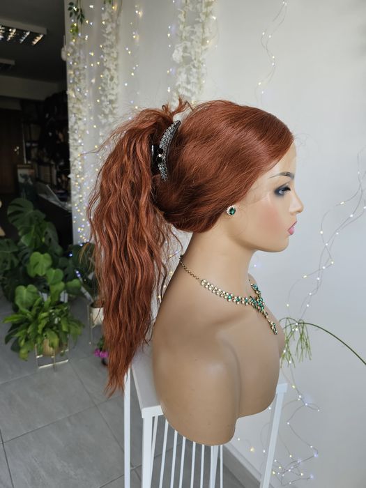 Peruka Galicja piękne naturlane fale długie rude fale lacefront