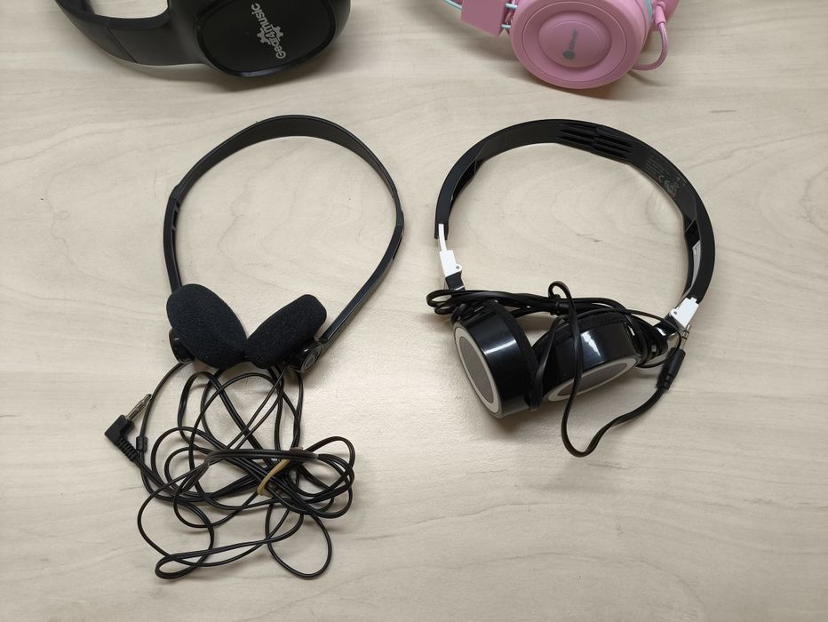 Лот наушников Gear4music HP-210, iClever