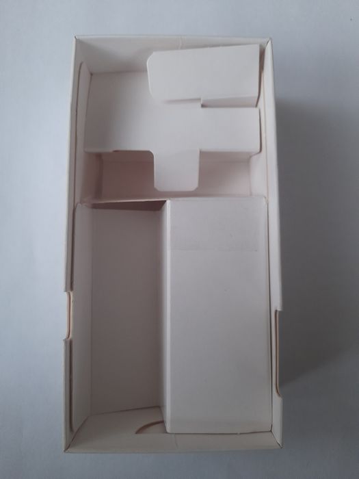 Pudełko od Samsung J3 i instrukcja obsługi